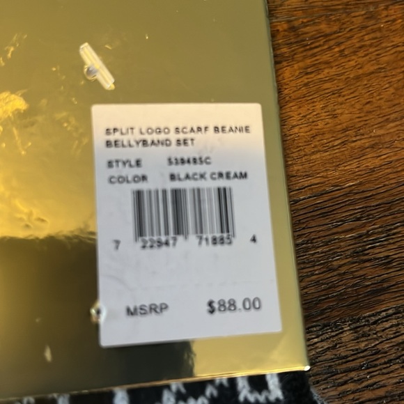 Michael Kors scarf hat - Picture 5 of 5